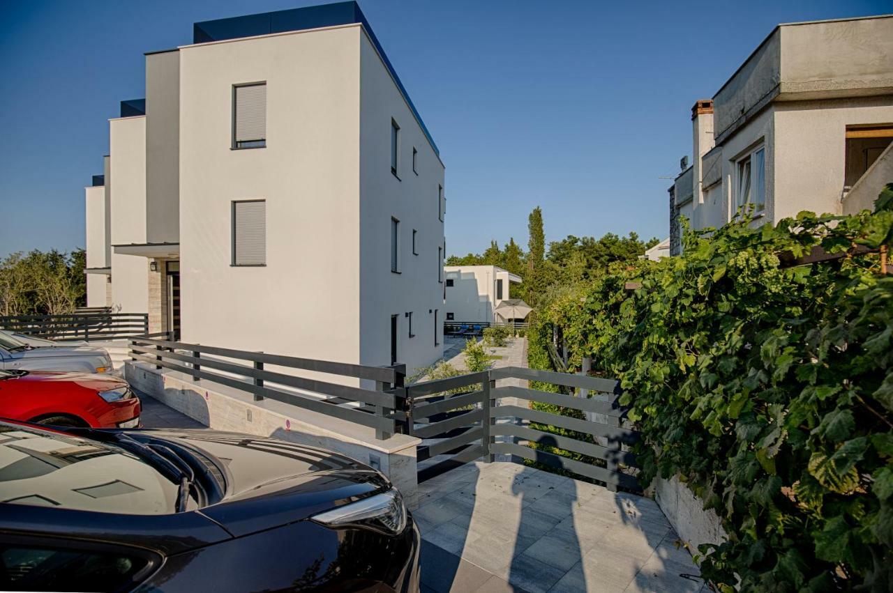 Glamour Apartments Krk Town Extérieur photo