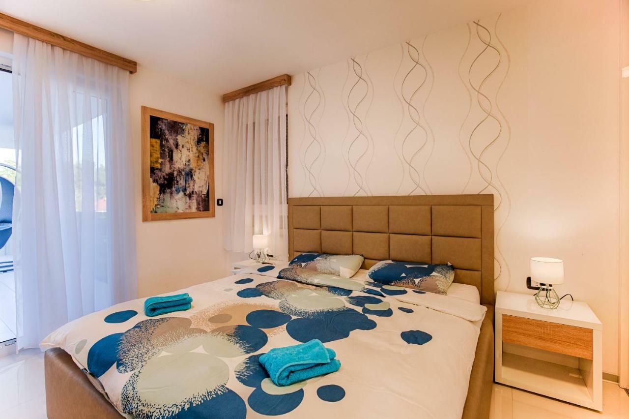 Glamour Apartments Krk Town Extérieur photo