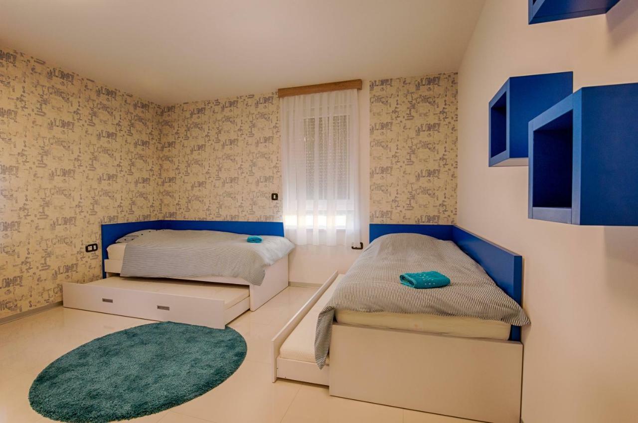 Glamour Apartments Krk Town Extérieur photo