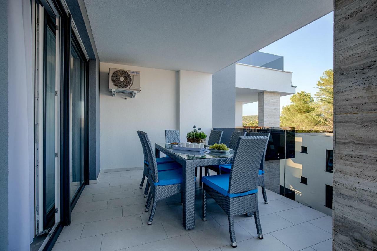 Glamour Apartments Krk Town Extérieur photo