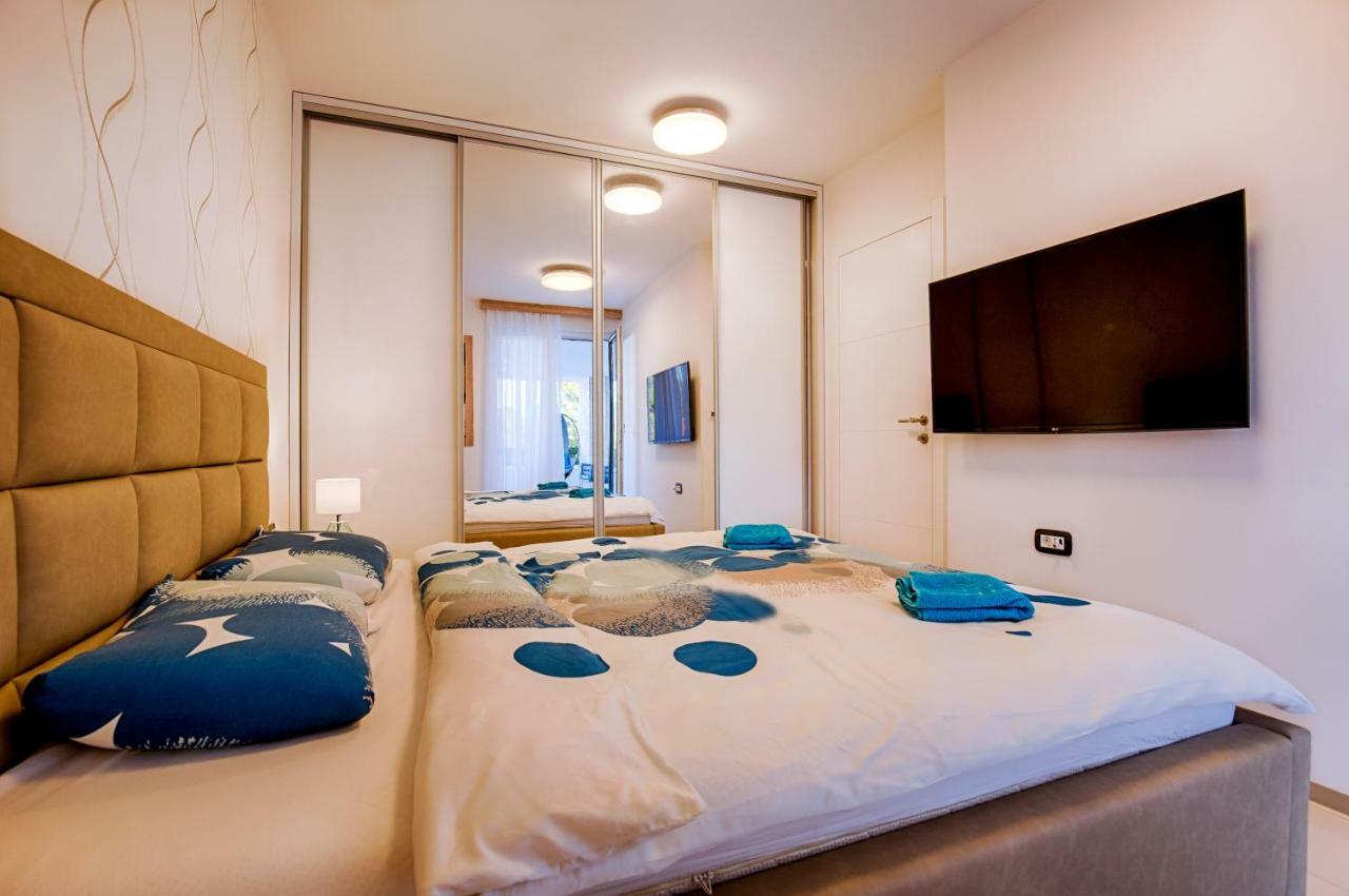 Glamour Apartments Krk Town Extérieur photo