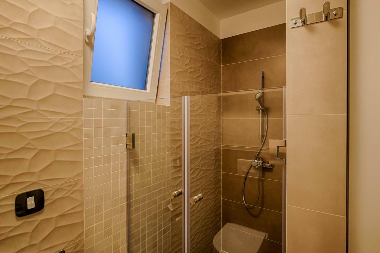 Glamour Apartments Krk Town Extérieur photo