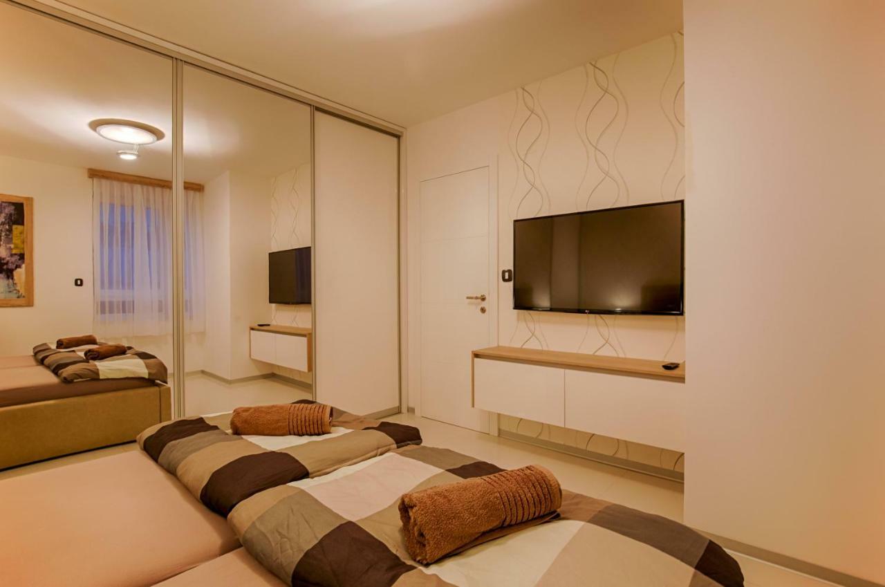 Glamour Apartments Krk Town Extérieur photo